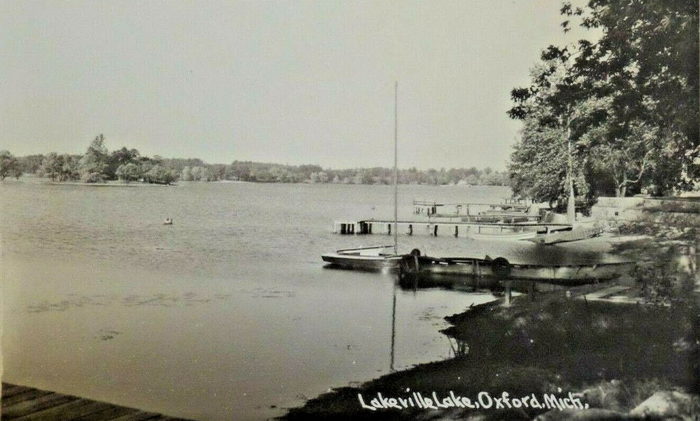 Lakeville - Old Postcard (newer photo)